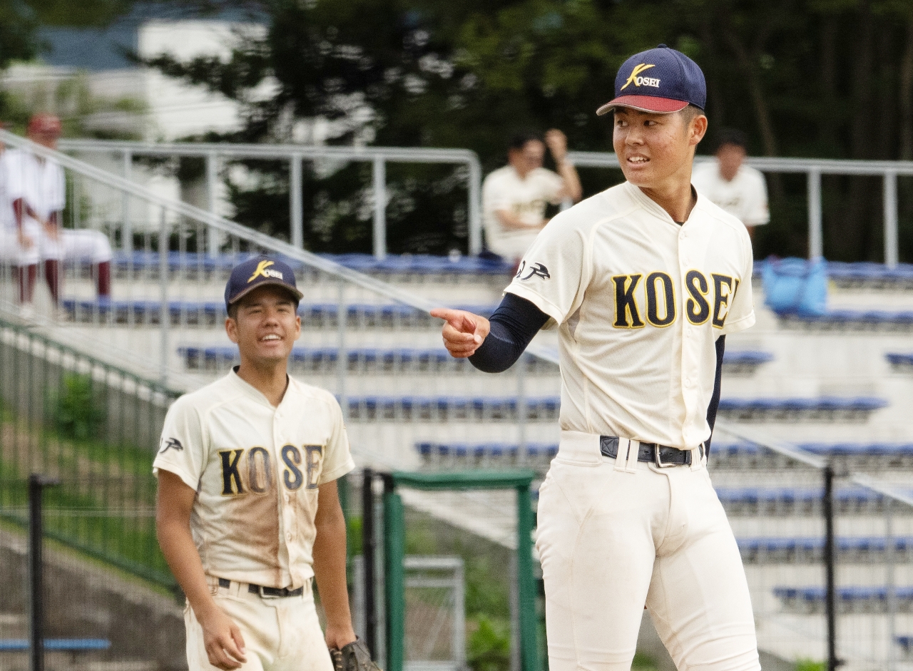【準決勝・弘学聖愛―八学光星】7回に勝ち越しの2点本塁打を浴び、苦しい表情を見せる八学光星の北口晃大=弘前はるか夢球場