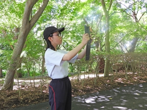 身近なことから発見を 百石高生がフィールドウォーク