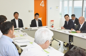 新スタジアム、青森県と協議 熊谷八戸市長、候補地選定など調整へ/ヴァンラーレ百年構想委