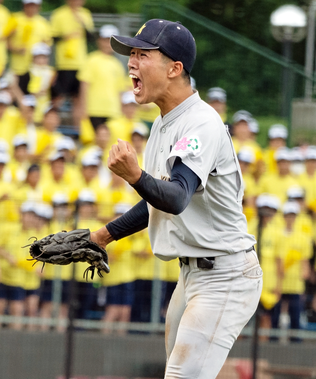 【決勝・聖愛―青森山田】9回を三者凡退に抑え、ガッツポーズする青森山田の川久保昂直=弘前はるか夢球場