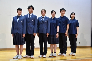 新制服は青基調のブレザーに 27年度開校のむつ大湊高