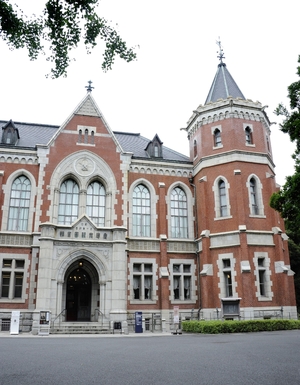 【Tokyo とことこ散歩】「討論」生んだ重文の建築 港区三田、老舗和菓子店も