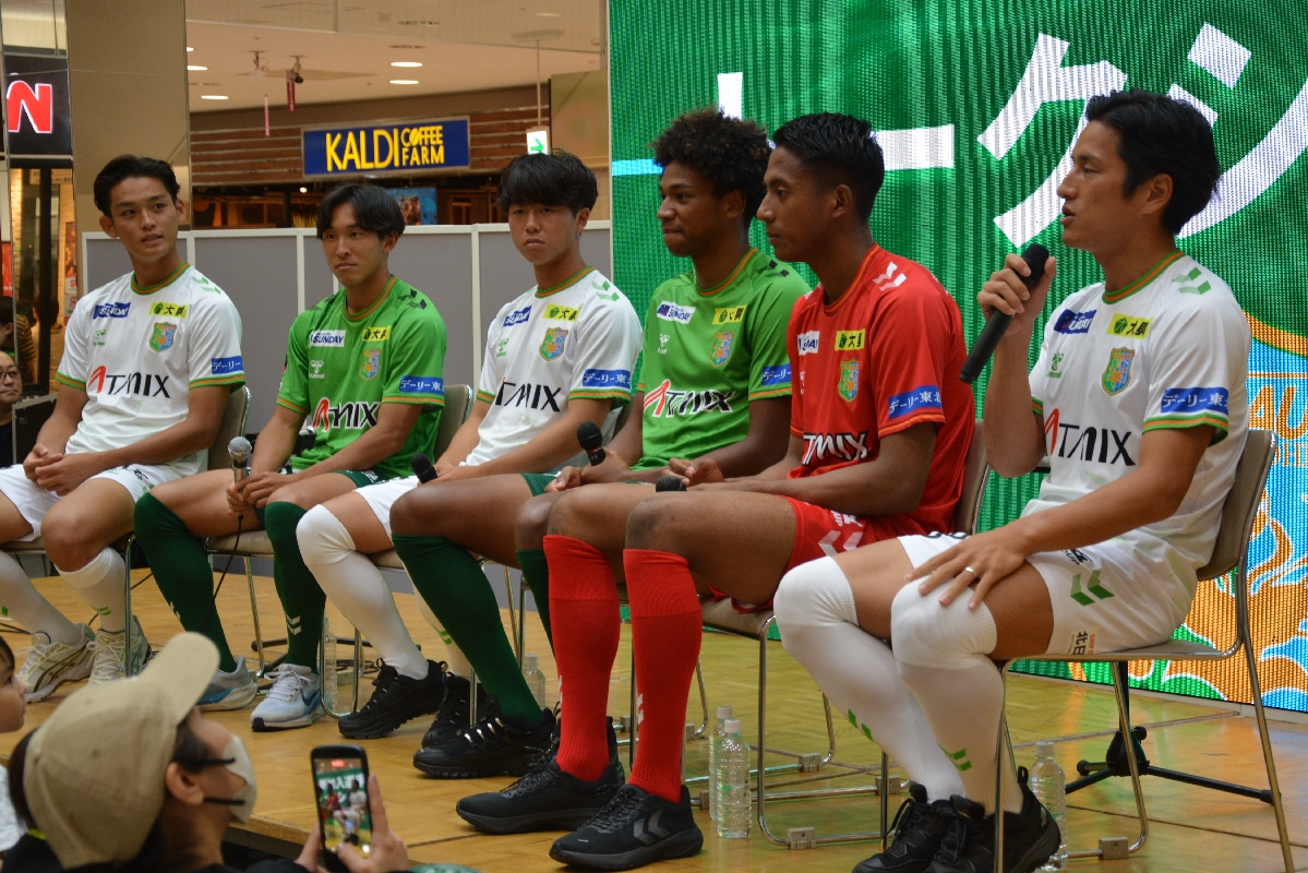 新加入6選手が意気込みを披露したトークショー