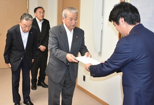 騒音対策区割りの見直しを　三沢基地周辺町内連合会、青森県に９項目陳情