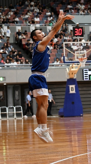 【近畿インターハイ】キーマン封じ快勝　完全アウェー、一度もリード許さず／バスケ男子の光星