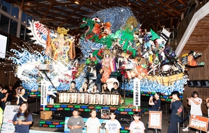 祭りムード高める　八戸三社大祭、マチニワで公開お囃子練習