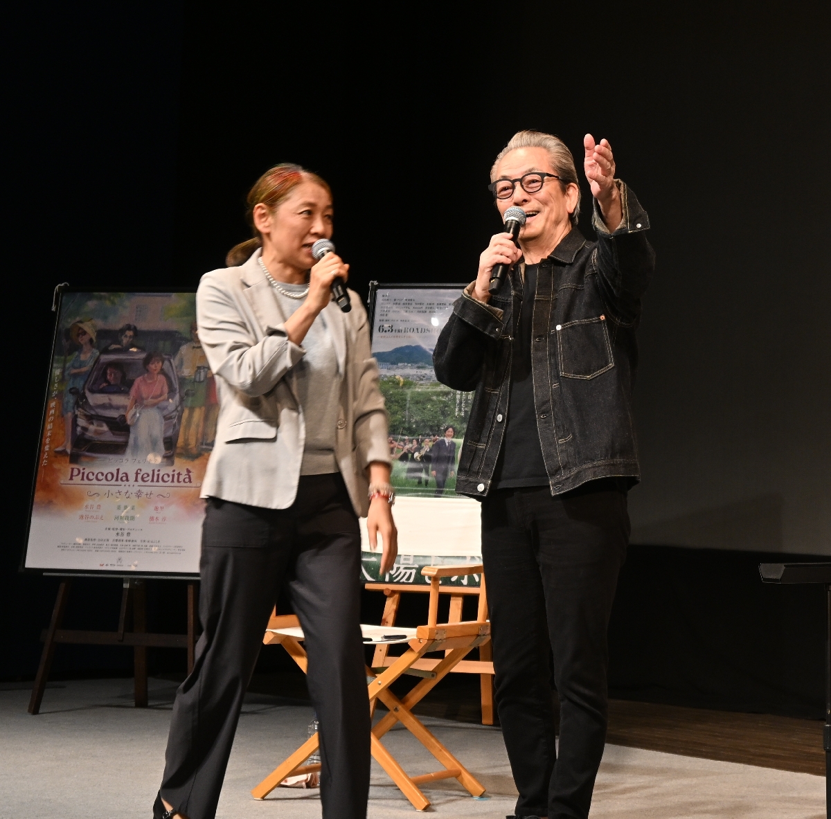 トークショーに登場しあいさつする水谷豊さん（右）