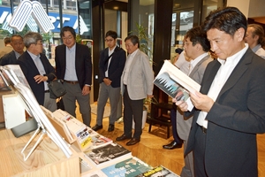 八戸で紙製品の現状確認 菱和会、三菱製紙の工場も視察