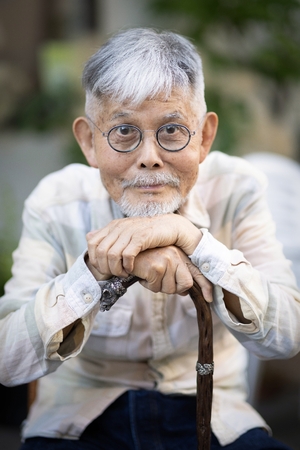 【著者に聞く】歌集「夜明といふ駅」高橋睦郎さん　文語で迫る人間の本質