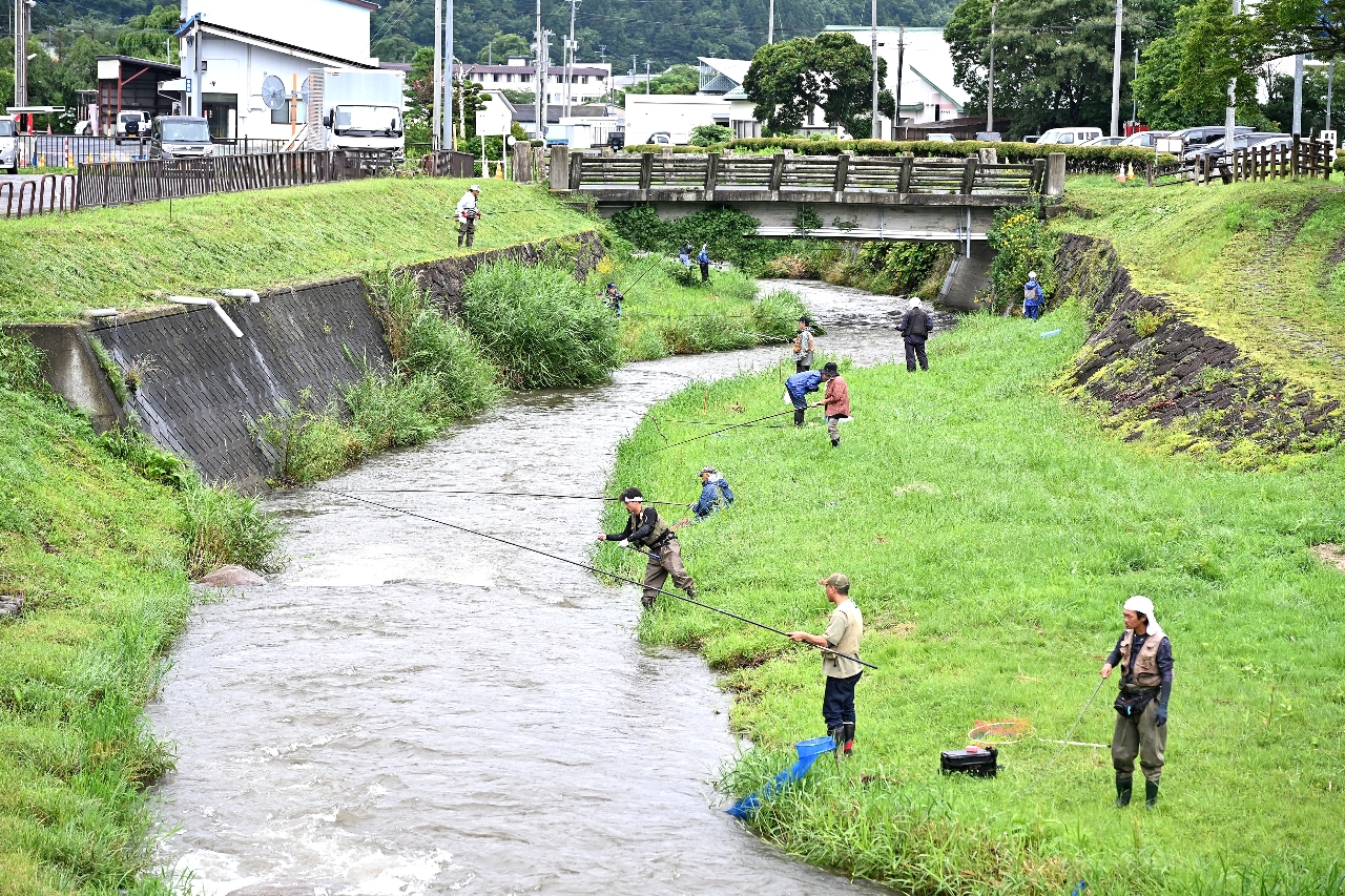 釣果を競う参加者