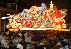 夏本番、ハネトも躍動　「青森ねぶた祭」が開幕