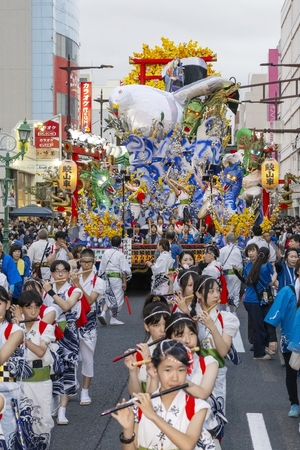 【八戸三社大祭】「また会う日まで」しばしの別れ　鮫青年会、夜間山車運行に一区切り
