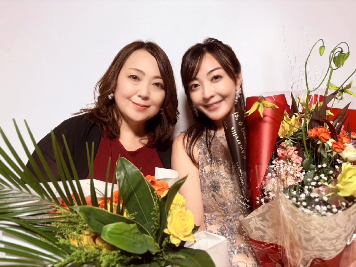 ジンジャー姉妹の姉湊山りえさん(左)と妹の湊山はるさん