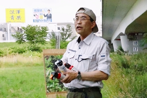 【緊迫 クマ列島】撃退スプレー風向き注意 記者が体験「届かない」 命守る手段、練習欠かせず