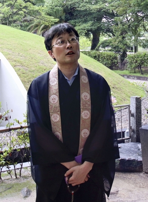【列島各地・時の人】広島の原爆供養塔での読経を継いだ僧侶平慈敬さん