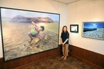 「美しき宝」浜辺の様々な表情描く　八戸・うみ音で新戸部さん個展、31日まで【作品ピックアップ付】