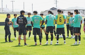 【ヴァンラーレ戦力分析】基本は「３-１-４-２」　倉石監督「つなぐサッカー」