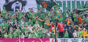 【ヴァンラーレ-富山】歓喜「最高のスタートだ」　緑一色のスタジアム、サポーター熱狂