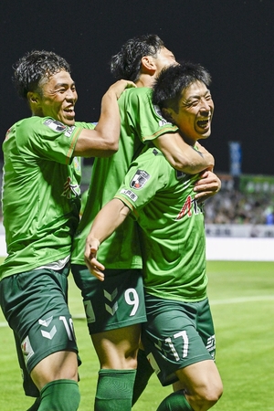 【ヴァンラーレ-富山】見事な完勝、戻った輝き　ベール脱いだ新たな攻撃の形