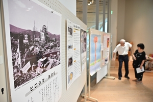 広島、長崎被爆の実相伝える／十和田・トワーレで原爆写真展