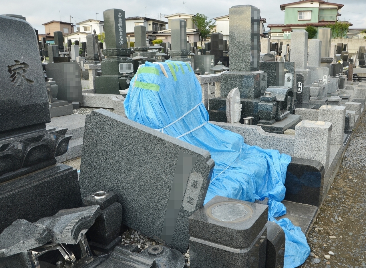 【2026震度6強】倒壊の墓石、多くが復旧できず 続く順番待ち、石材業者はフル稼働