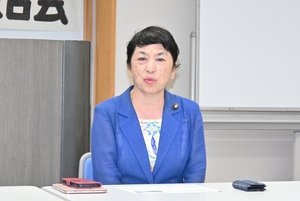 「国会軽視だ」政権与党を批判 社民・福島党首、青森市で国政報告会