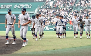 【夏の甲子園】勝負所で継投決まらず　打線もつながり欠く／青森山田　
