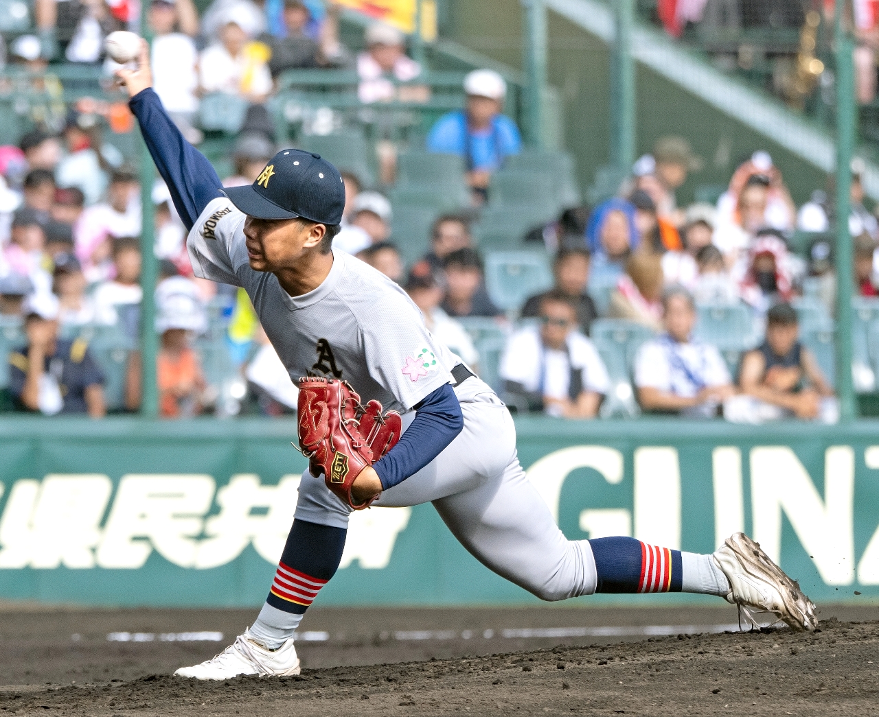 【２回戦・青森山田―東日大昌平】粘投及ばず、５回途中で降板した青森山田先発の手代森爽来＝甲子園