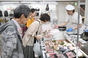 食に雑貨、ちょっと旅気分　夏のイタリアフェア始まる／さくら野八戸