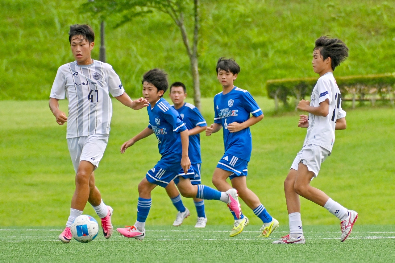 熱戦を繰り広げる選手たち