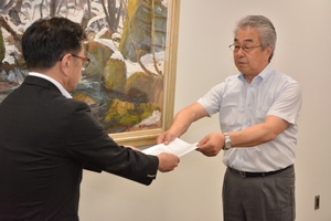 むつ中間貯蔵の共同利用「重大な約束違反」　反核燃団体、青森県に抗議文と公開質問状提出
