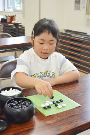 【囲碁ことはじめ】（２）囲碁の基本ルール　立場によって異なる最善