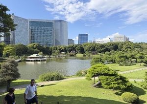 【Ｔｏｋｙｏ　とことこ散歩】高層ビル群に和洋の風景　汐留・新橋かいわい　