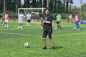 基礎的な技術磨く大切さ強調　Ｗ杯日本代表コーチの名波浩さん、八戸の中高生に指導