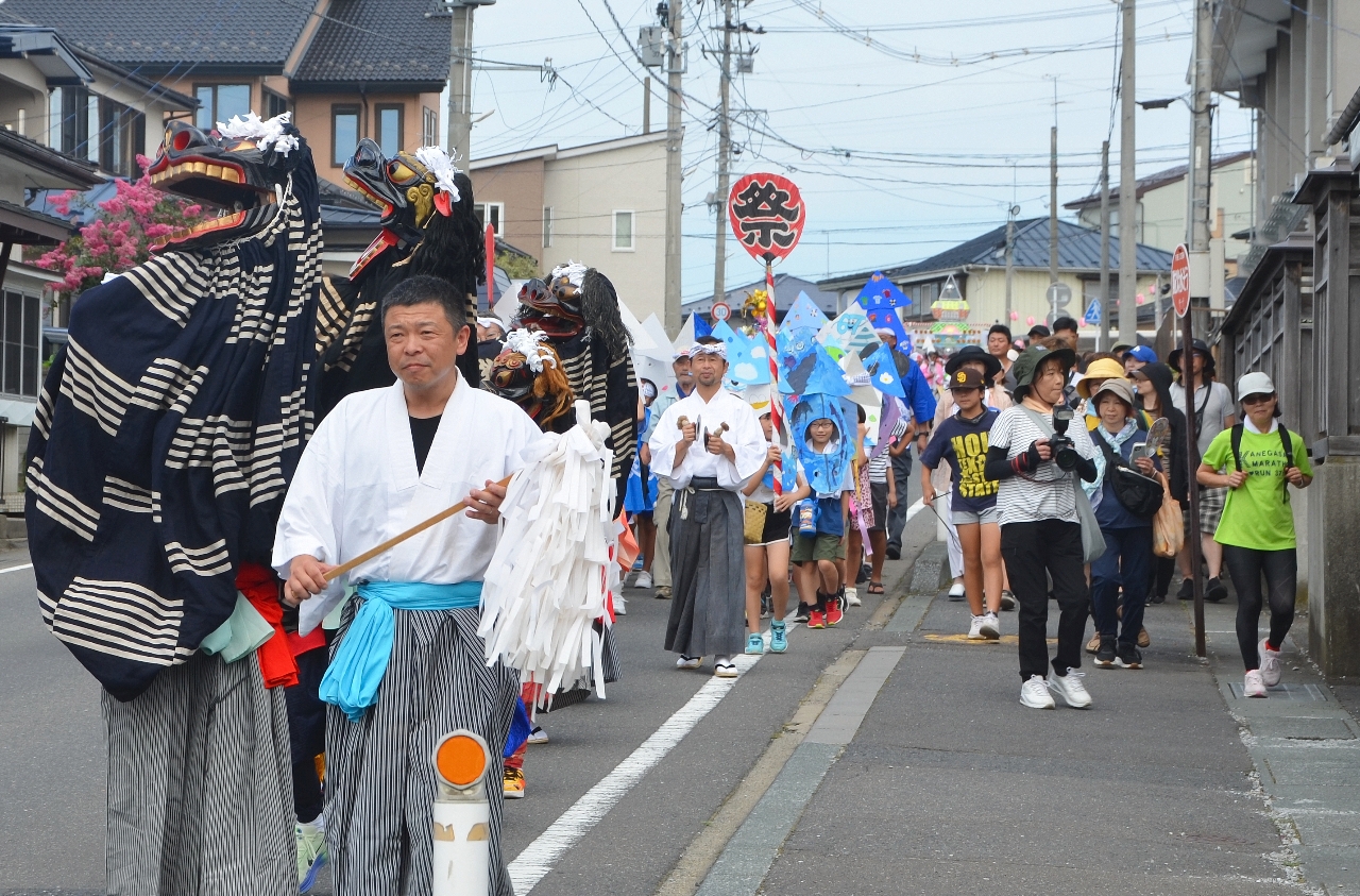 御神輿、パレード華やか 郷土愛育む「しろがね夏祭り」/八戸