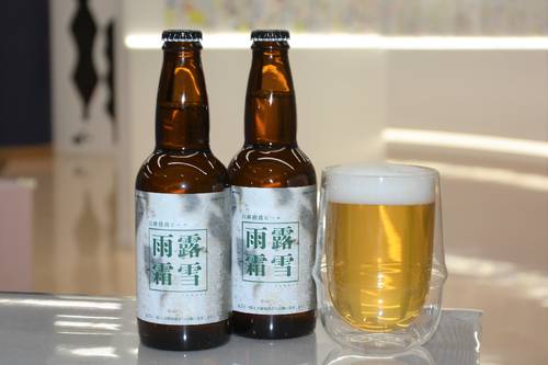 27日から販売される「白樺樹液ビール 雨露霜雪」