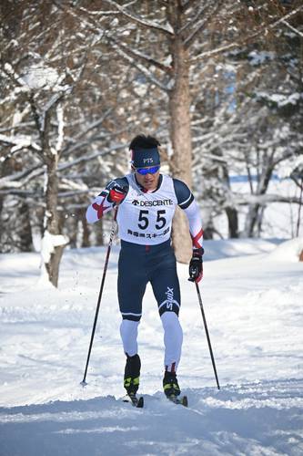 【男子10キロクラシカル】28分35秒6で優勝した蛯名貴徳(自衛隊体育学校)=大鰐温泉スキー場