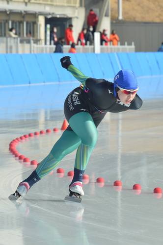 【少年女子1000メートル決勝】8位に入賞した八戸西高の沢野心悠=日光霧降スケートセンター