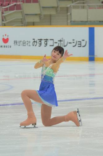 【フィギュア予選A組】37・13点で組23位だった鈴木杏梨(堀口)=長野市ビックハット