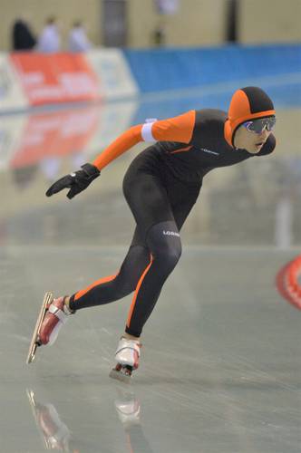 【男子5000メートル】7分15秒93で6位入賞を果たした村上雄太(根城)=長野市エムウェーブ