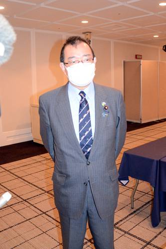 誓約書の有無は自民党青森県連の推薦の議論に影響しないとの認識を示す津島淳会長=24日、青森市