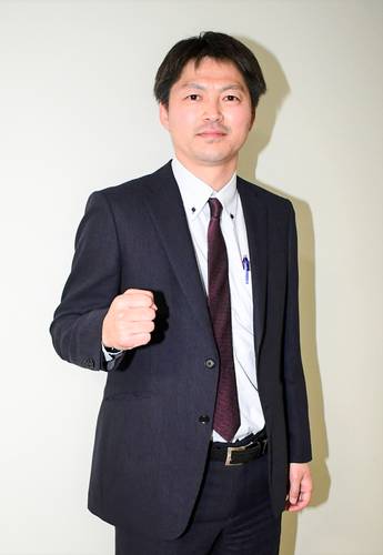サッカーの1級審判インストラクターに合格し、青森県内のさらなる審判育成を目指す見付和昭さん=八戸市庁