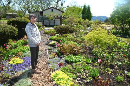 開放的な庭園を完成させた藤嶋淑子さん