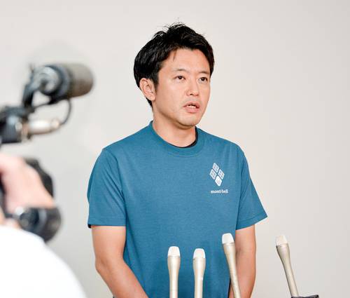 洋上風力発電事業を巡る受託収賄事件を非難する宮下宗一郎知事=7日、青森県庁