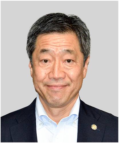 山中 泉氏