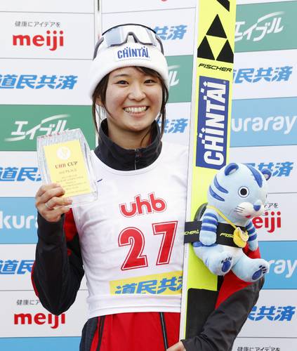ノルディックスキーのUHB杯ジャンプ大会で女子3位に入った一戸くる実=10月28日、大倉山