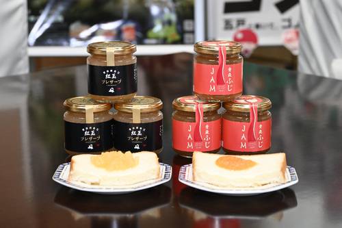 新商品の紅玉プレザーブ(左)と青森ふじJAM