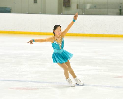 【中学校新人大会女子Aクラス】42・38点で優勝した工藤緒心(八戸一)=テクノルアイスパーク八戸