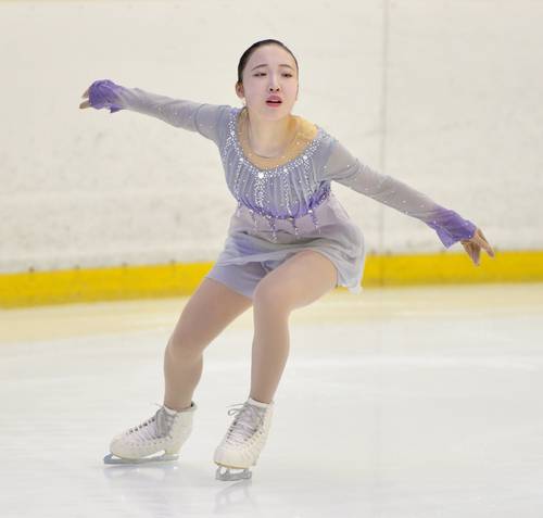 【女子予選Bグループ】ショートプログラムで45.64点となり、グループ4位に入った聖前埜乃華(工大一)=茨城県山新スイミングアリーナ