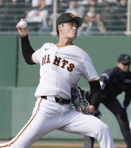 紅白戦に先発した巨人・西舘=宮崎